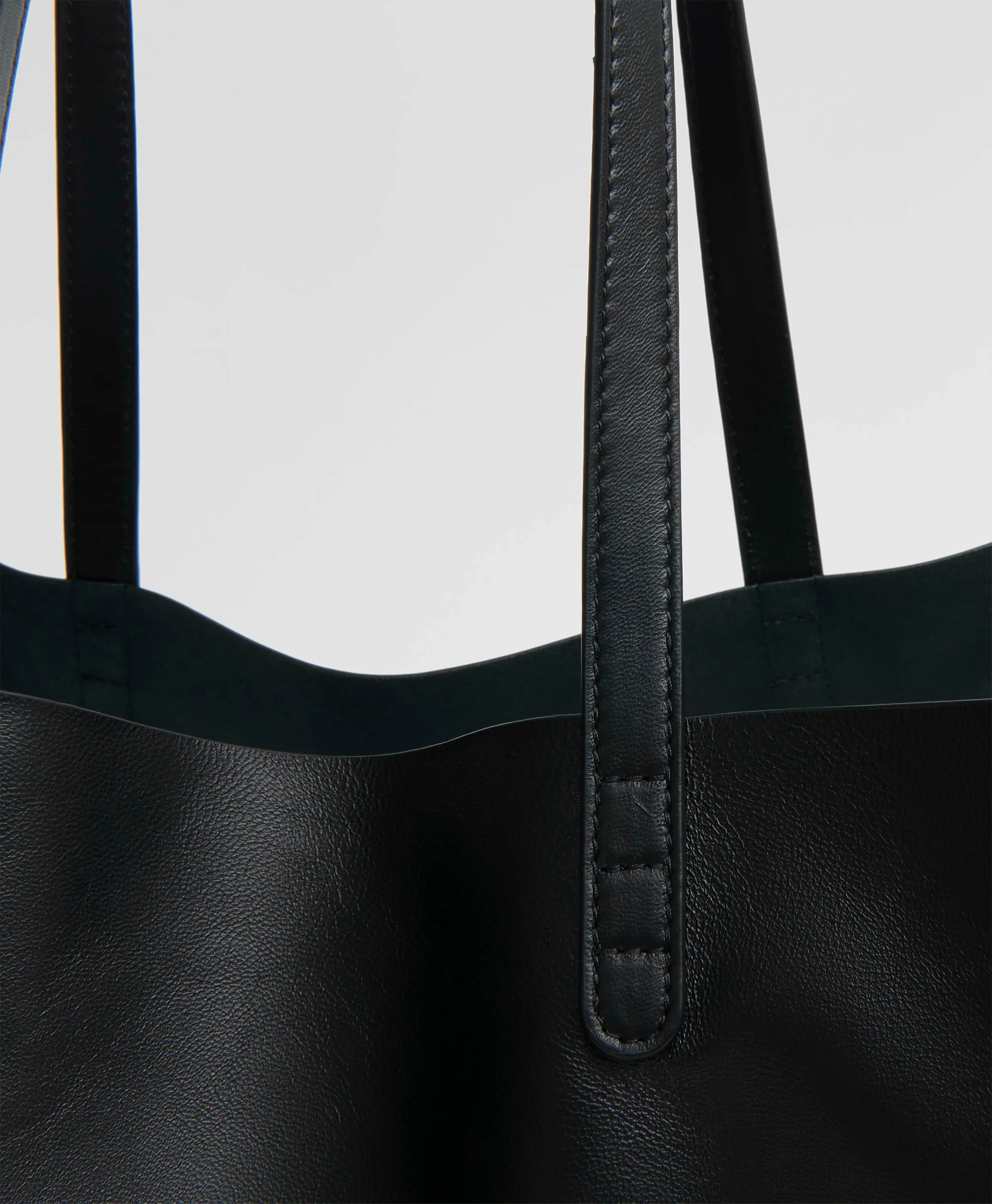 Juno Tote - Black - Image 5